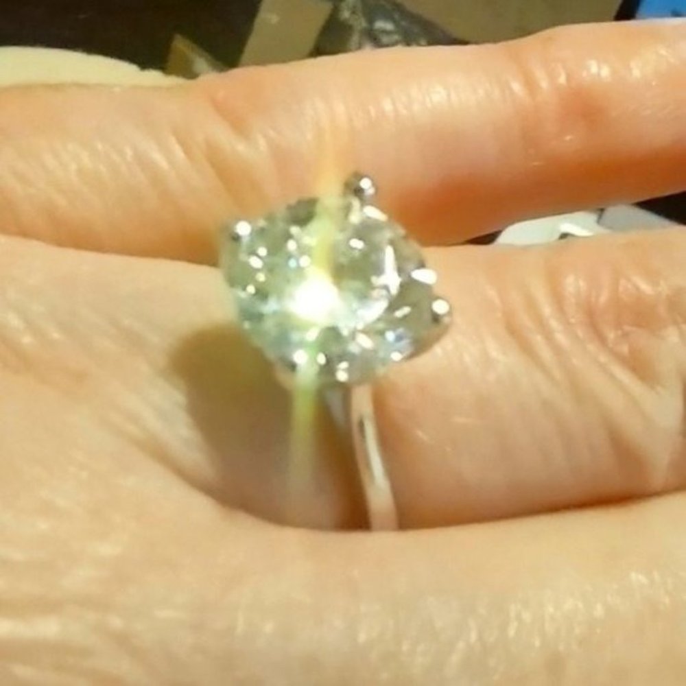 Fabulous 2.04 Ct Moissanite Diamond Silver Ring Womens Jewelry  Size 7